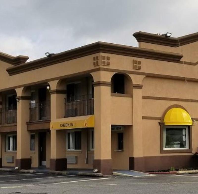 Travelodge By Wyndham Bellmawr Exterior photo